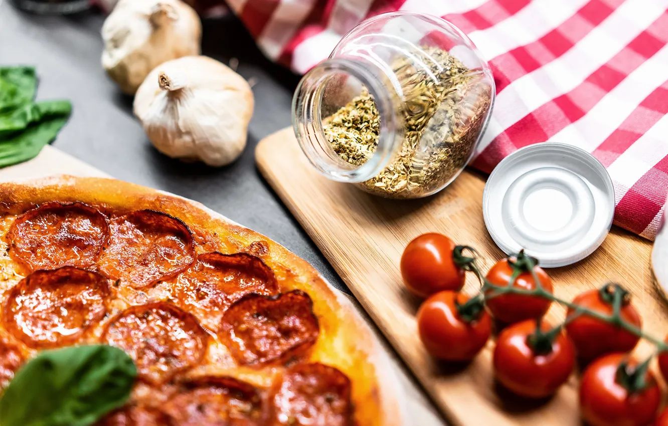 Photo wallpaper pizza, tomatoes, sausage, pizza, filling, tomatoes, cheese