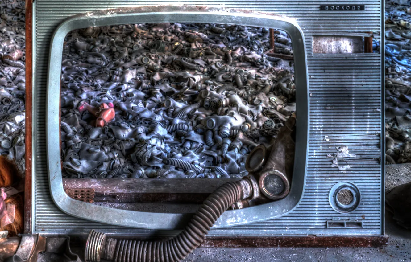 Photo wallpaper TV, gas mask, dump, naturalism