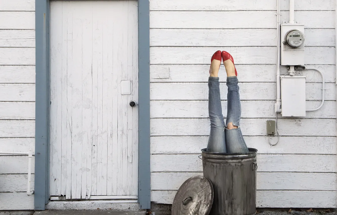 Photo wallpaper feet, the door, Tank