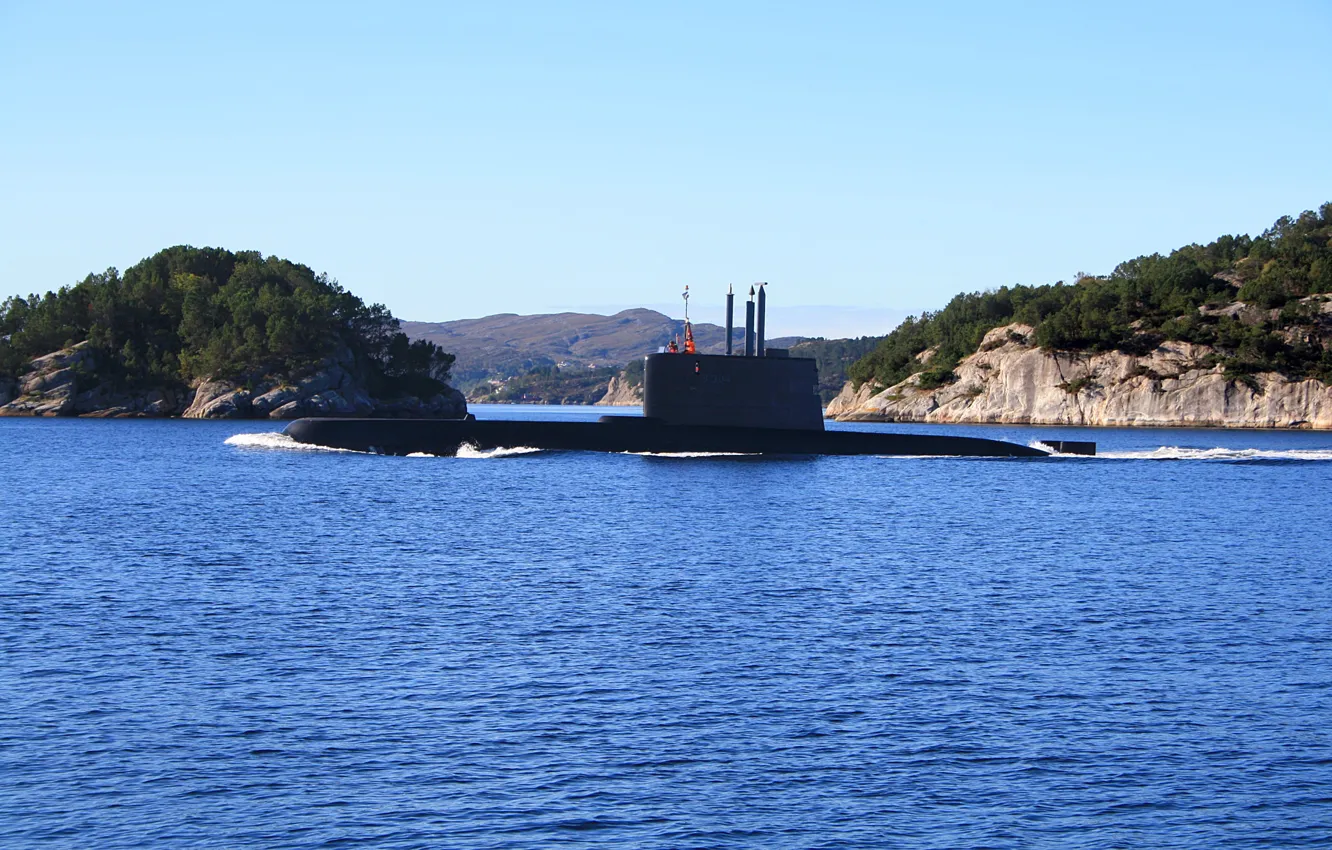 Photo wallpaper submarine, diesel, uthaug