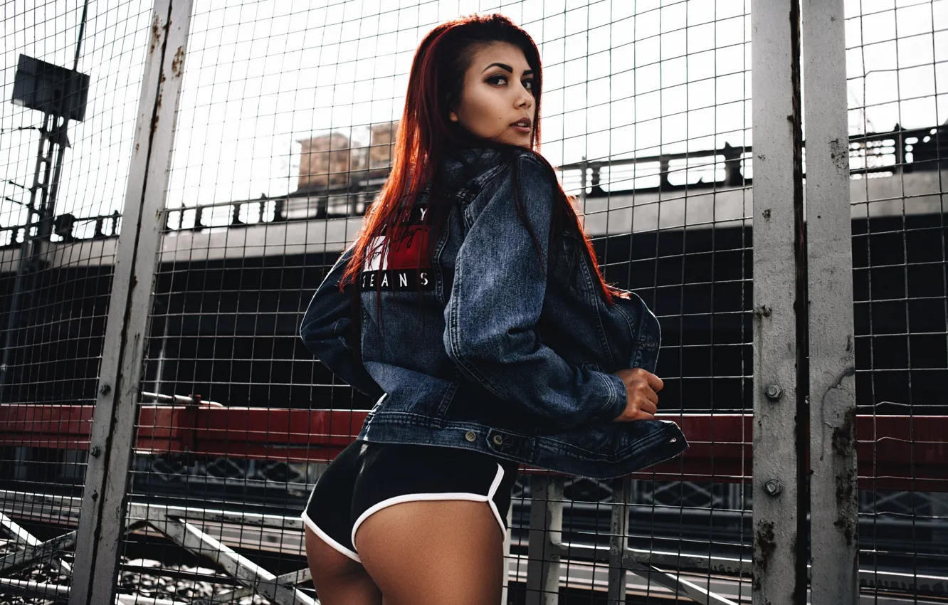 Photo wallpaper ass, look, girl, pose, model, makeup, the fence, hairstyle