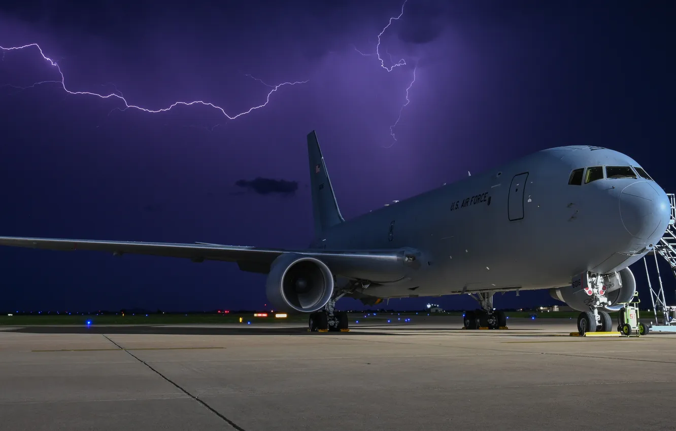 Photo wallpaper lightning, UNITED STATES AIR FORCE, American tanker aircraft, strategic transport aircraft, KC-46 Pegasus