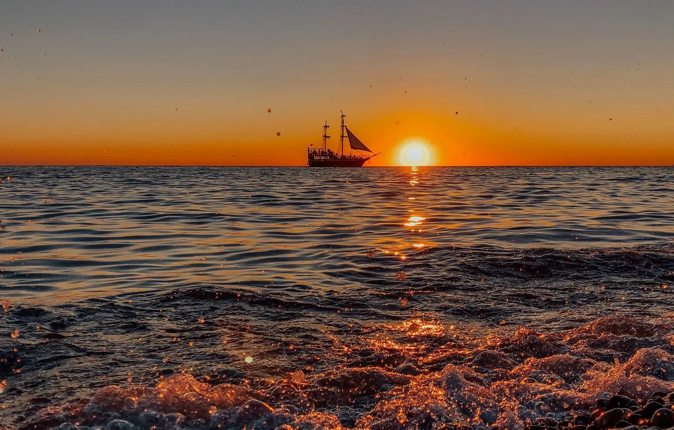 Photo wallpaper the sun, squirt, the ocean, shore, ship, sailboat, morning, horizon