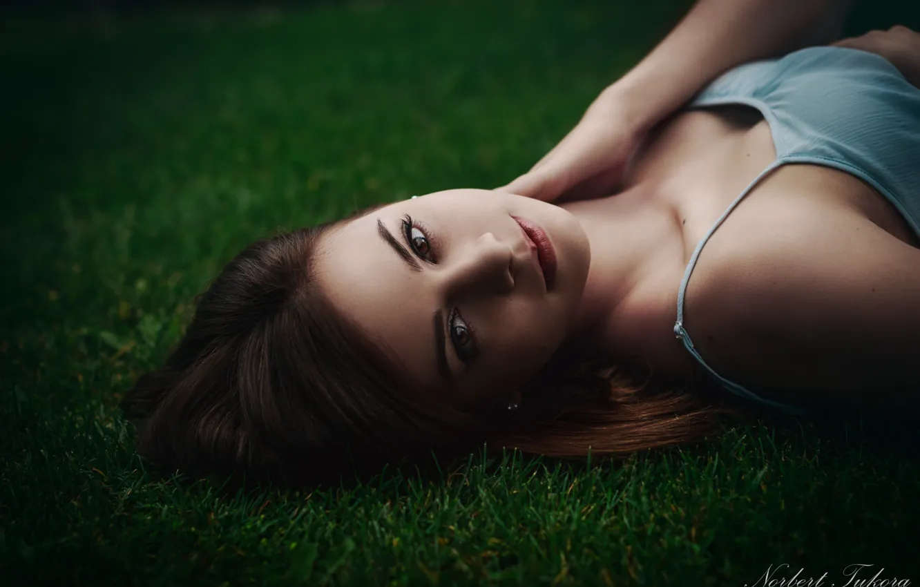 Photo wallpaper pose, lawn, model, portrait, makeup, hairstyle, lies, brown hair