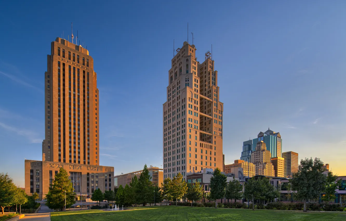 Photo wallpaper the sky, the sun, trees, lawn, home, skyscrapers, USA, Missouri