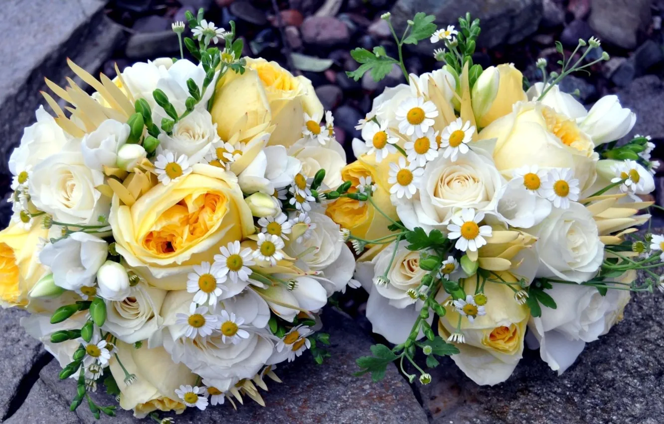 Photo wallpaper two, roses, chamomile, bouquet, freesia