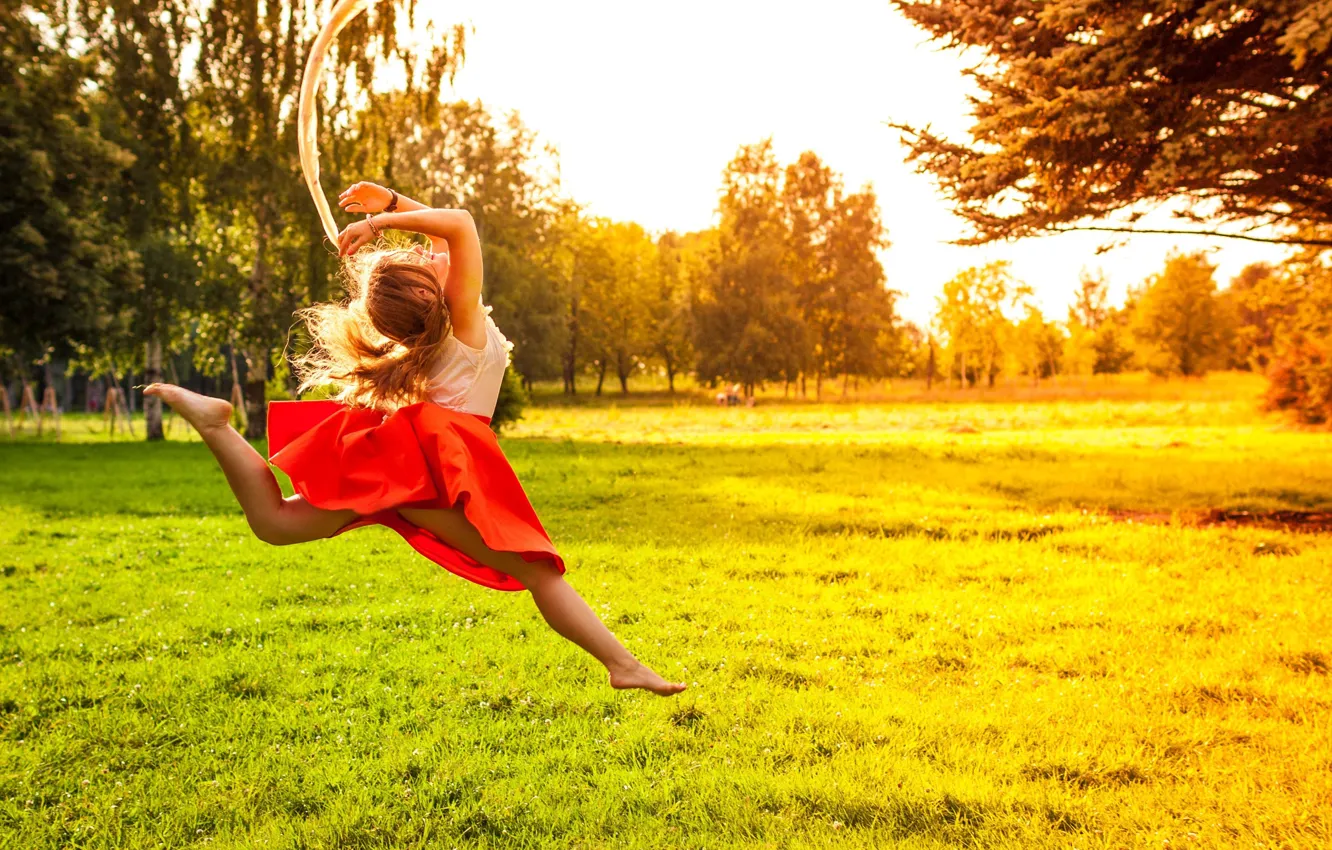 Photo wallpaper greens, grass, leaves, girl, the sun, trees, joy, nature