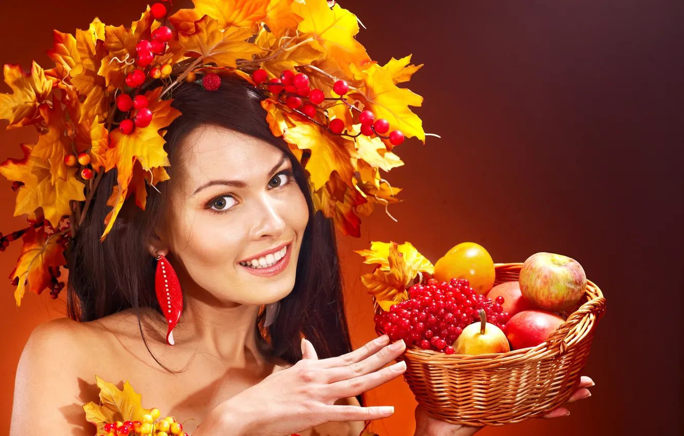 Photo wallpaper autumn, leaves, girl, face, smile, berries, fruit