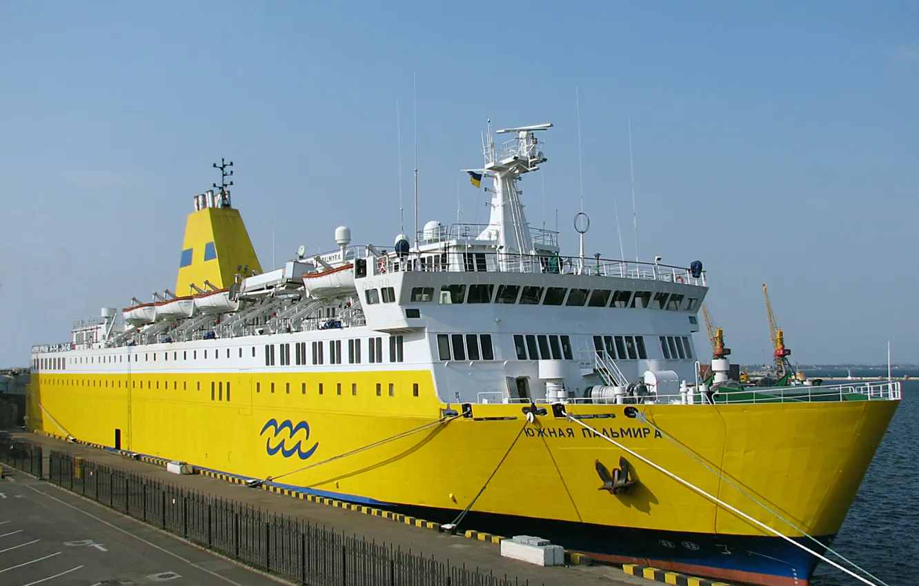 Photo wallpaper port, liner, cruise