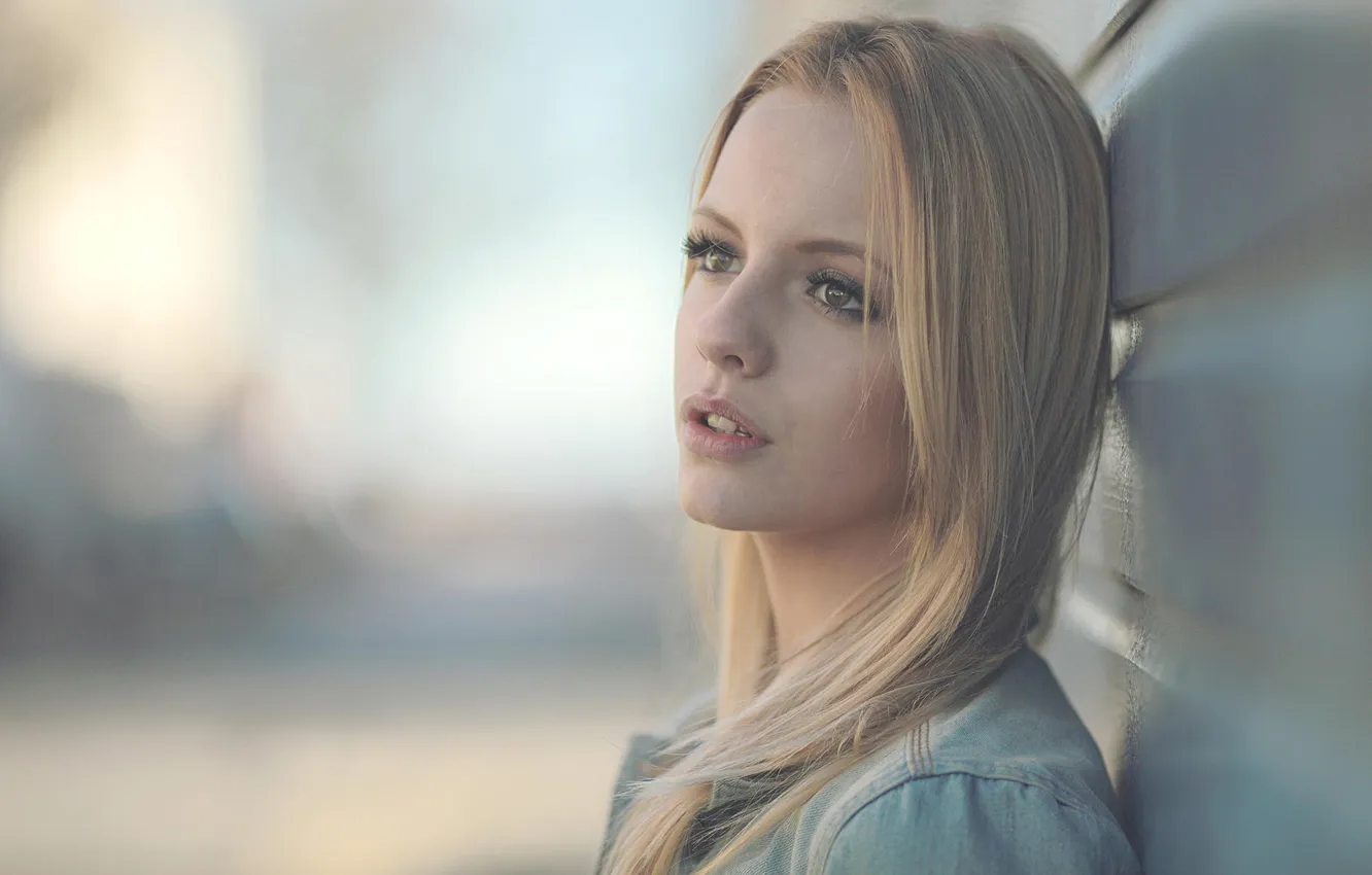 Photo wallpaper portrait, bokeh, brown-eyed