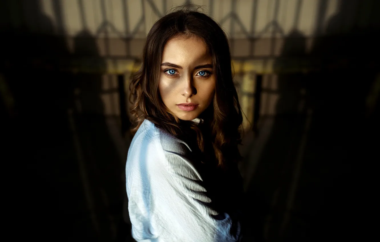 Photo wallpaper look, pose, model, portrait, makeup, hairstyle, brown hair, beautiful