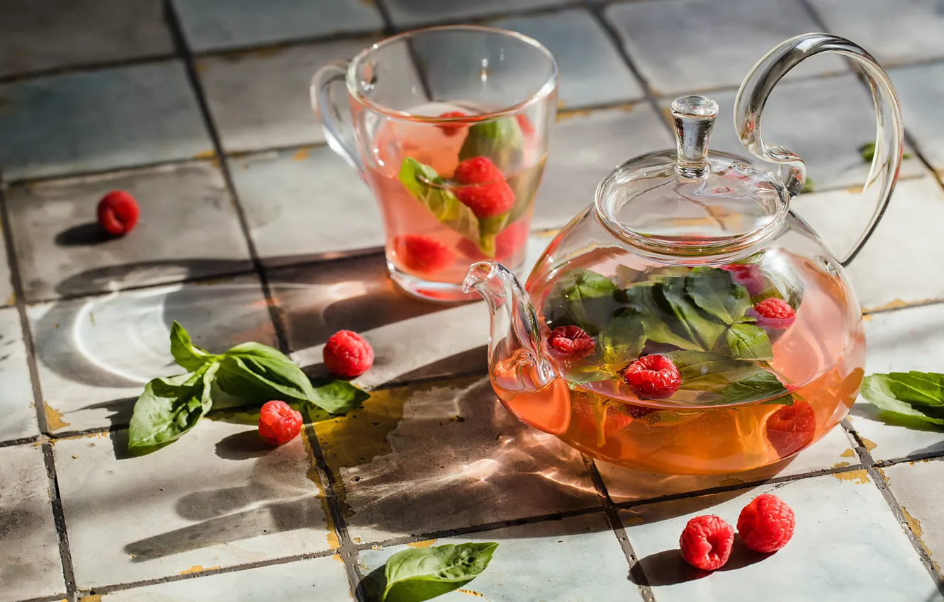 Photo wallpaper glass, leaves, light, berries, raspberry, tea, tile, shadow