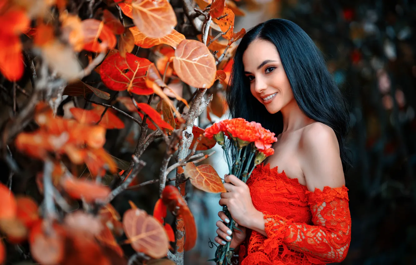 Photo wallpaper leaves, girl, flowers, face, smile, makeup, brunette, shoulders