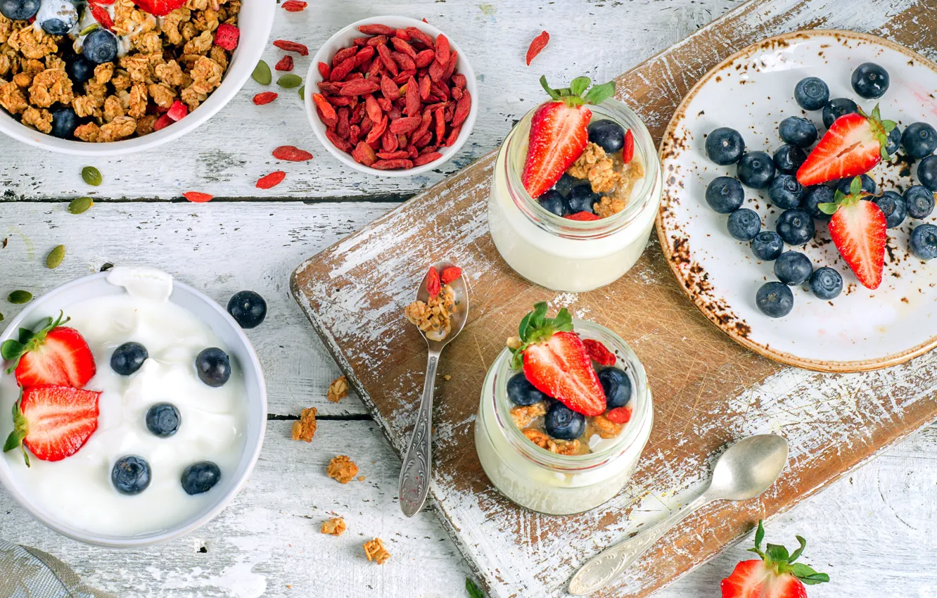 Photo wallpaper berries, Breakfast, blueberries, strawberry, plate, dessert, wood, muesli