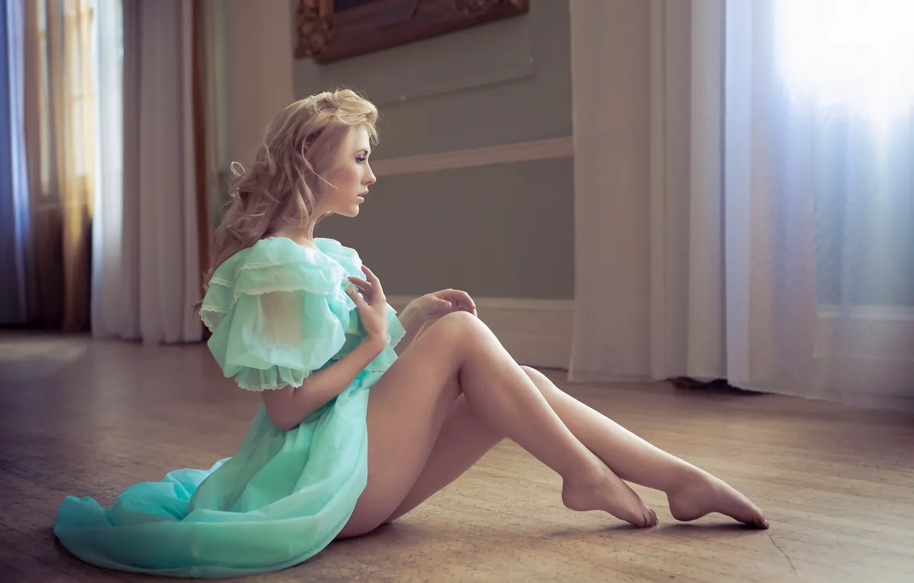 Photo wallpaper girl, pose, Raphaella