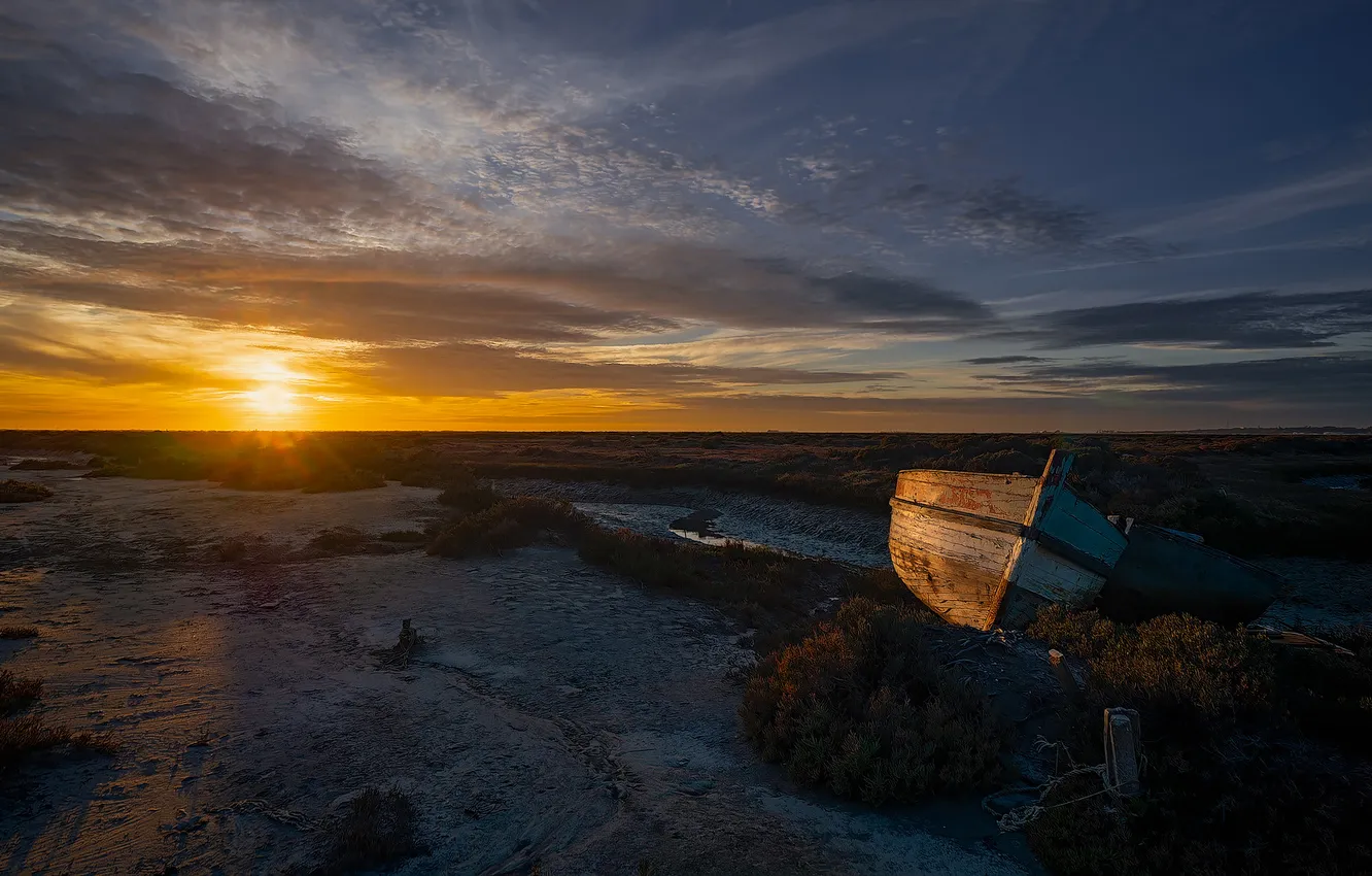 Photo wallpaper sunset, boat, stranded