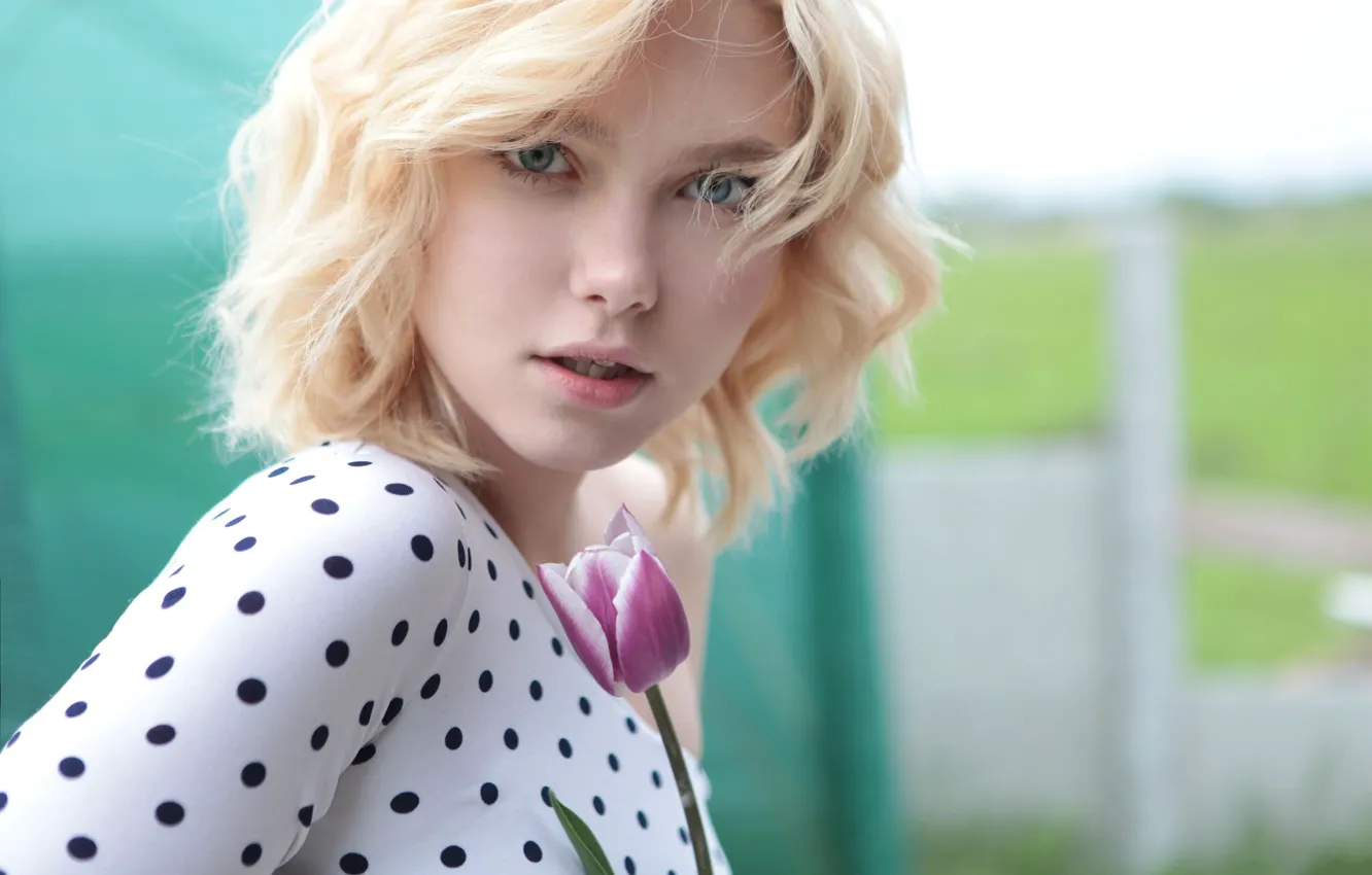 Photo wallpaper girl, flower, photo, blue eyes, model, lips, blonde, portrait