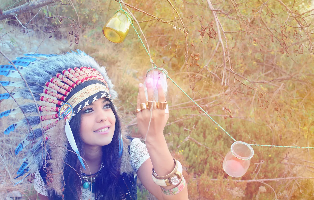 Photo wallpaper girl, face, smile, feathers, headdress