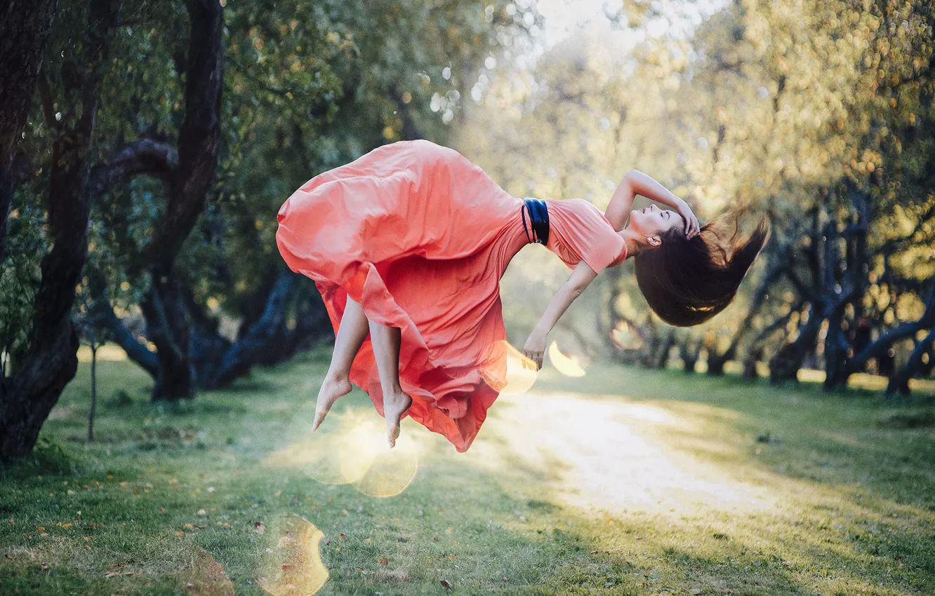 Photo wallpaper girl, light, flight, red, nature, pose, glare, Park