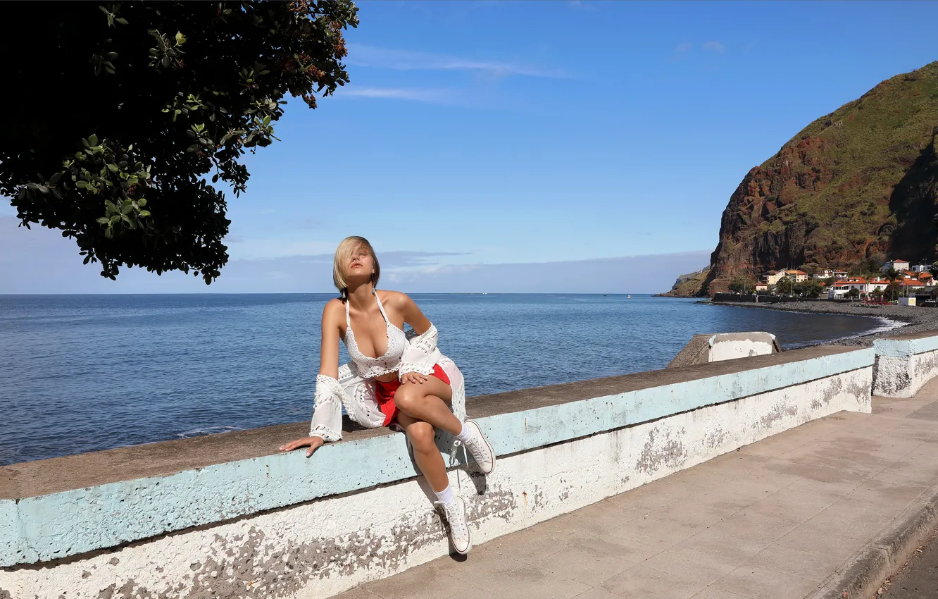 Photo wallpaper waves, cleavage, sky, hot girl, ocean, nature, boobs, model