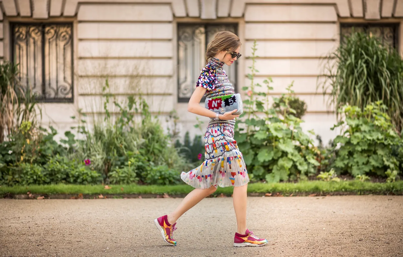 Photo wallpaper summer, girl, the city, street, model, glasses, sneakers, street style
