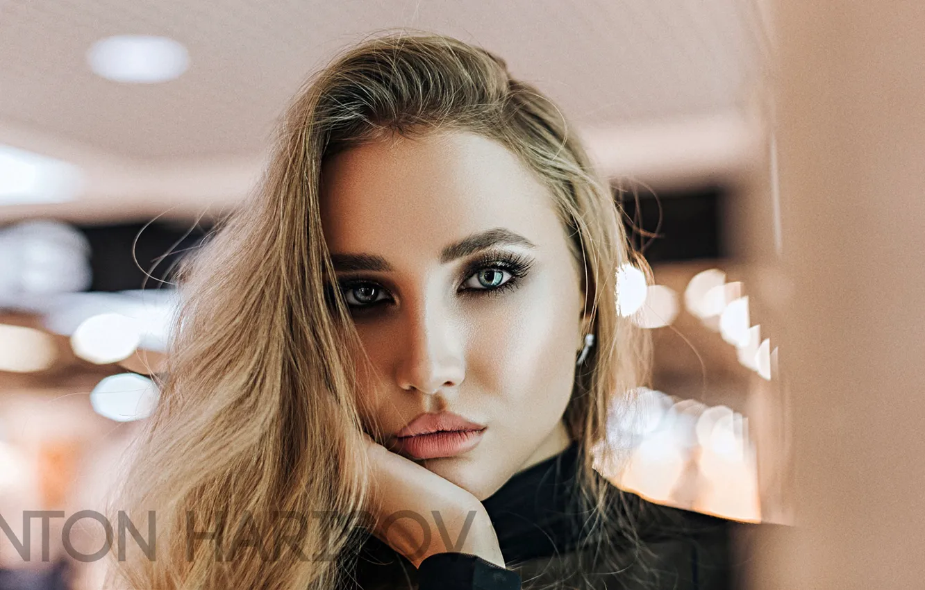 Photo wallpaper look, close-up, pose, model, portrait, makeup, hairstyle, blonde