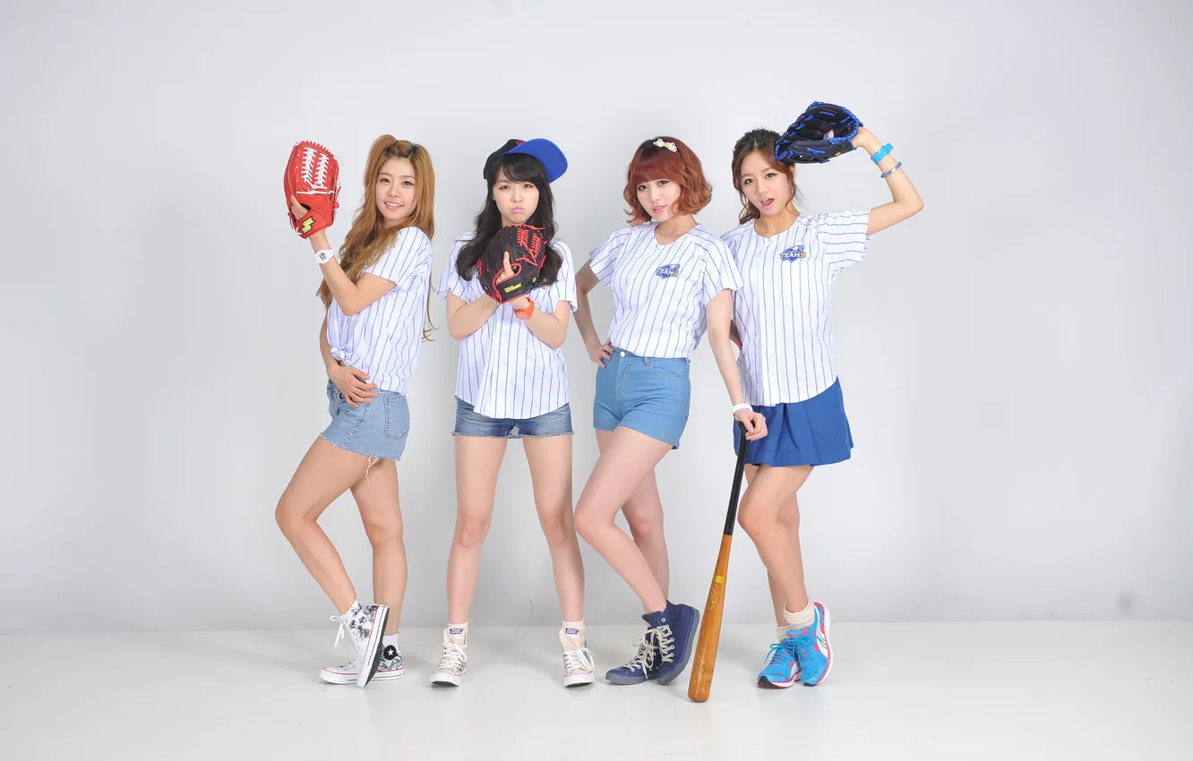 Photo wallpaper shorts, girls, asian, sneakers