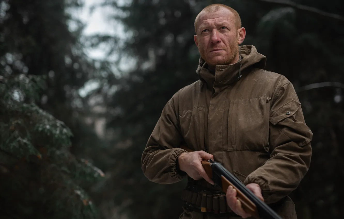 Photo wallpaper forest, man, the gun