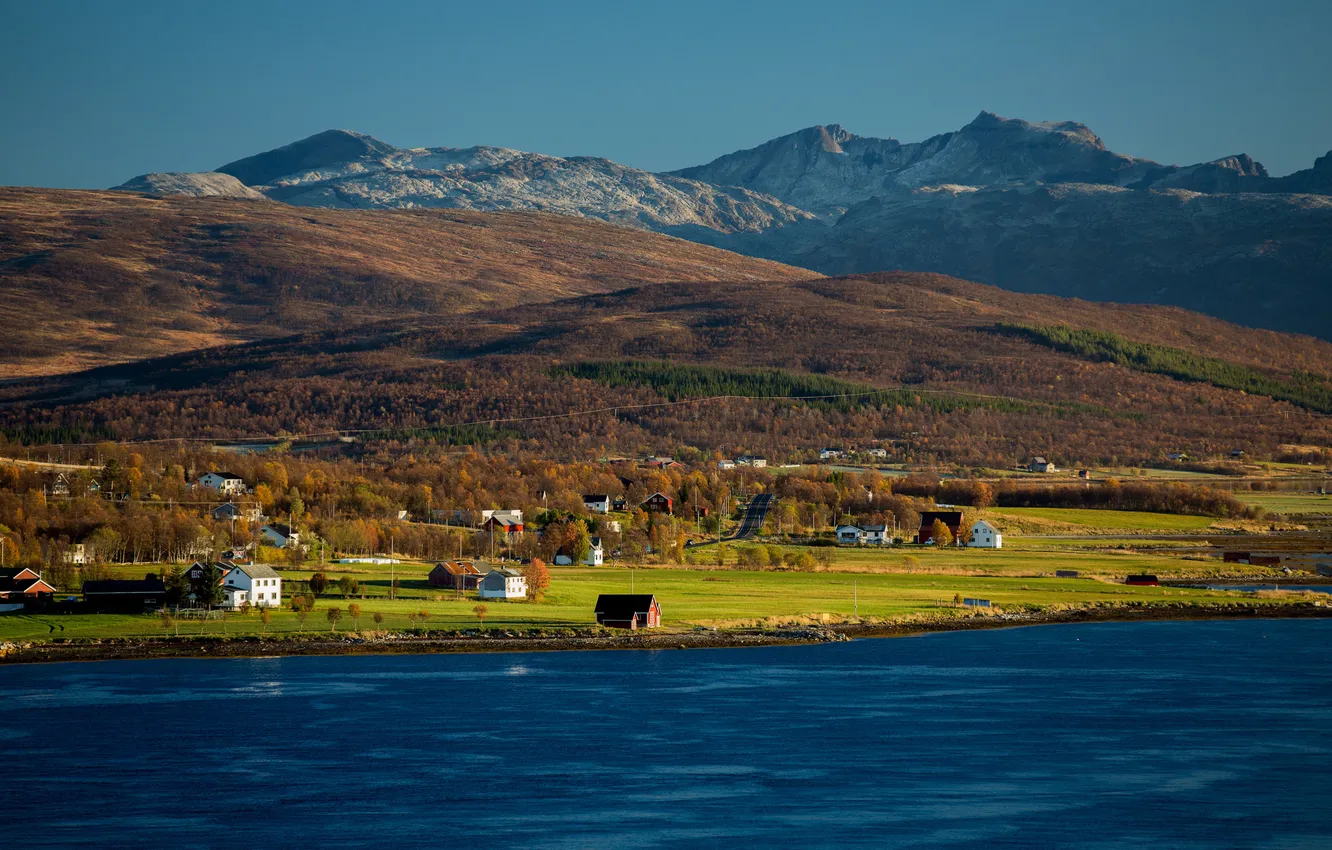 Photo wallpaper the sky, trees, mountains, lake, home, valley, slope