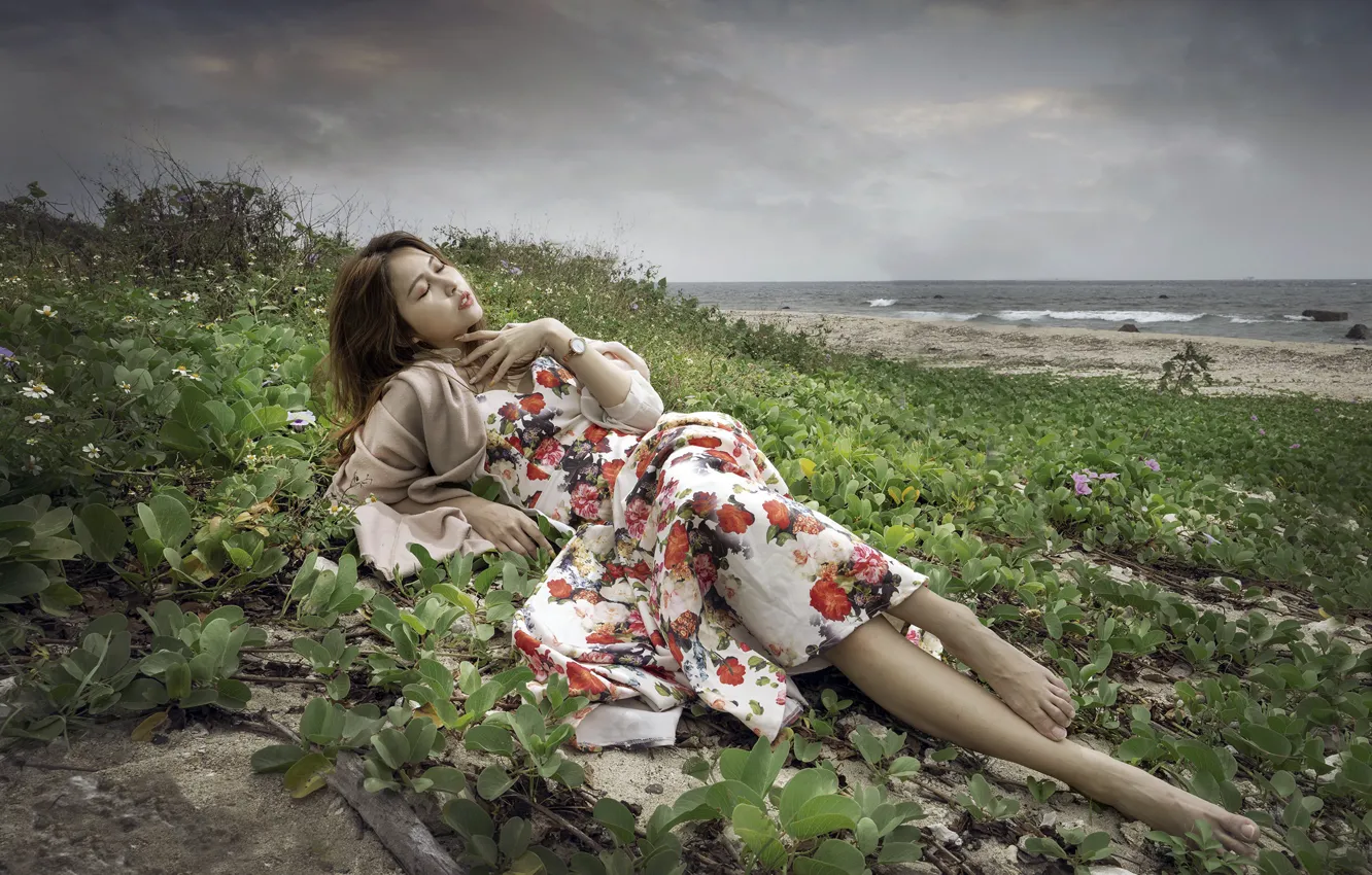 Photo wallpaper girl, shore, Asian