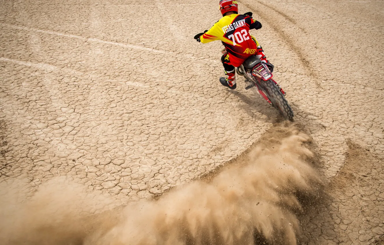Photo wallpaper desert, dust, motorcycle, racer