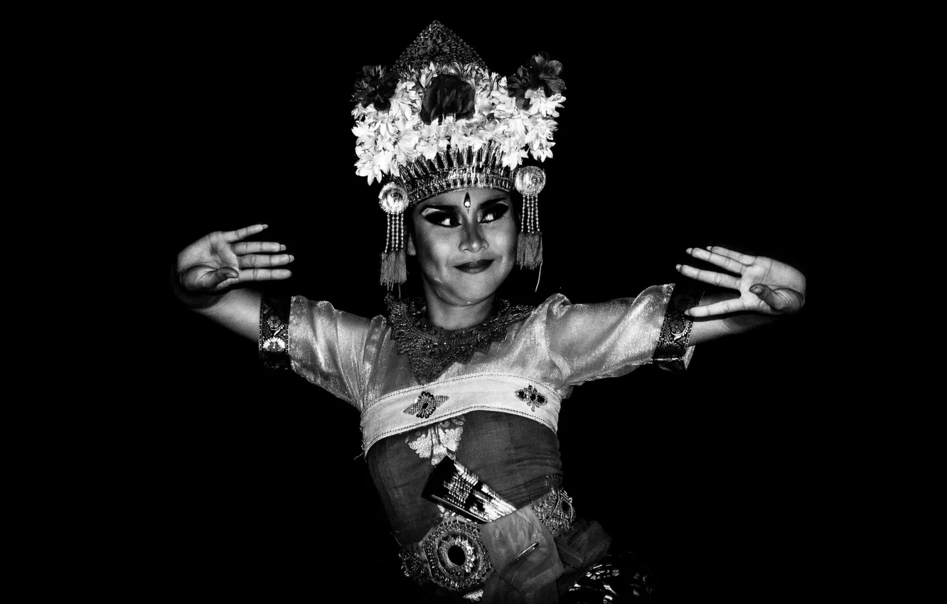 Photo wallpaper artist, movement, Bali dancer