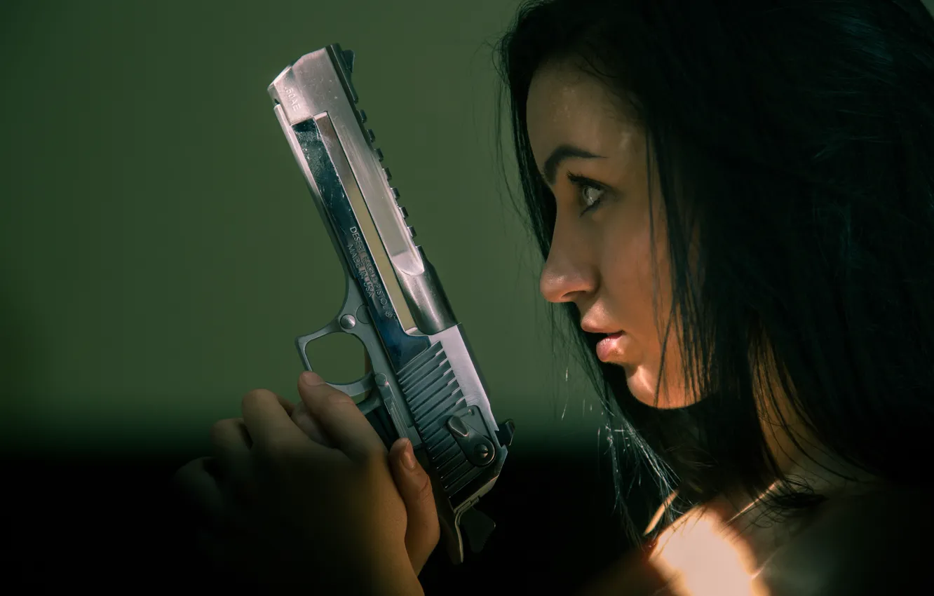 Photo wallpaper girl, face, gun, weapons, profile, Desert Eagle