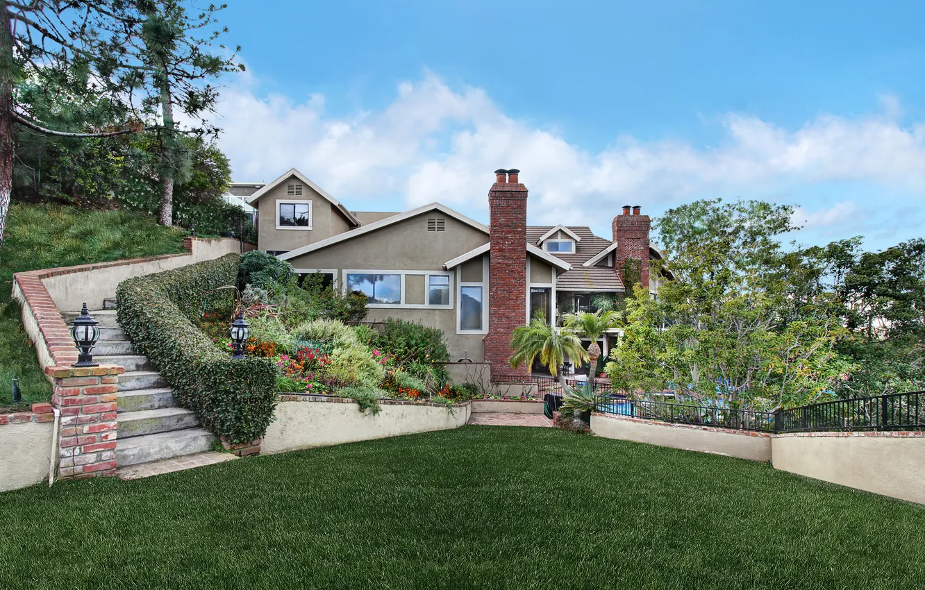 Photo wallpaper the city, photo, lawn, home, ladder, mansion