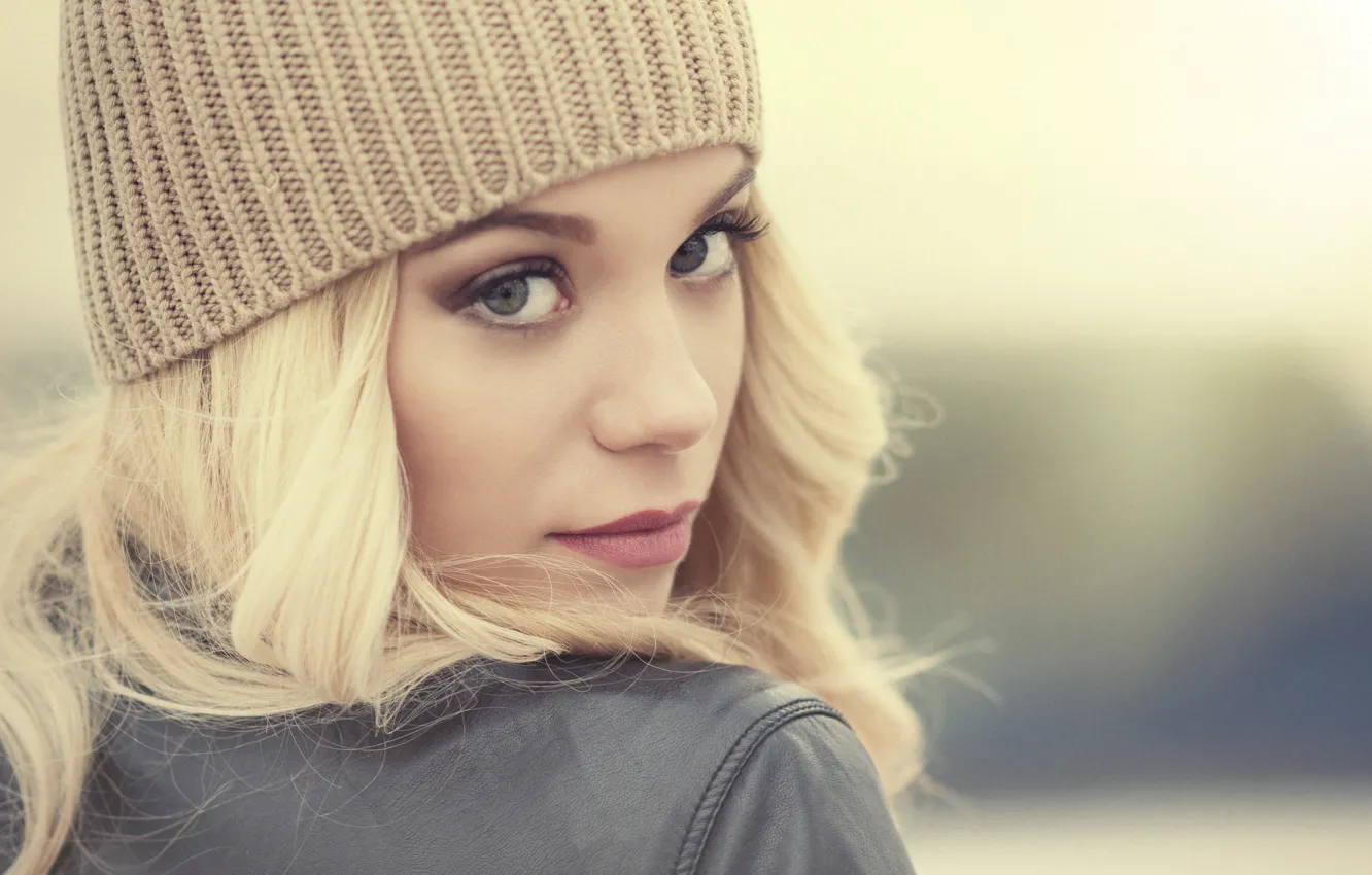 Photo wallpaper look, portrait, cap, Sandra Onofrei