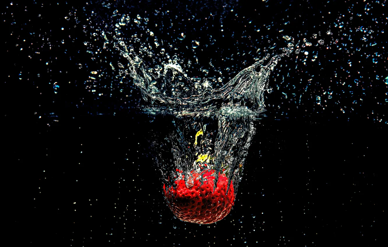 Photo wallpaper water, squirt, berries, splash, strawberry, black background, in the water, dip