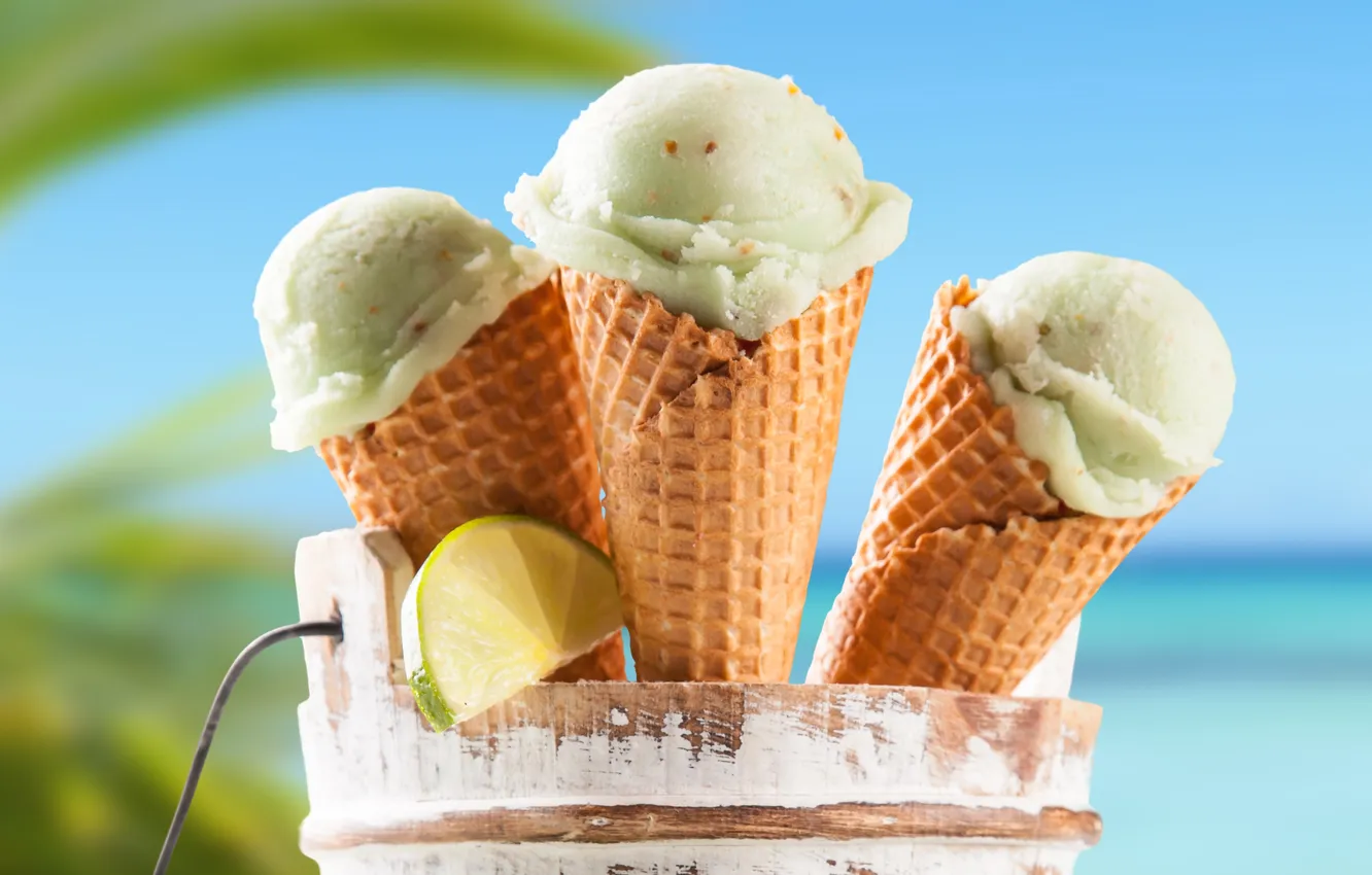Photo wallpaper ice cream, horn, a slice of lime