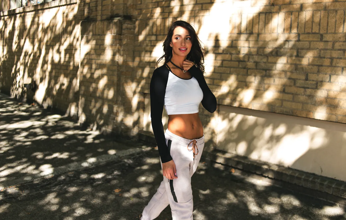 Photo wallpaper girl, face, smile, figure, walk