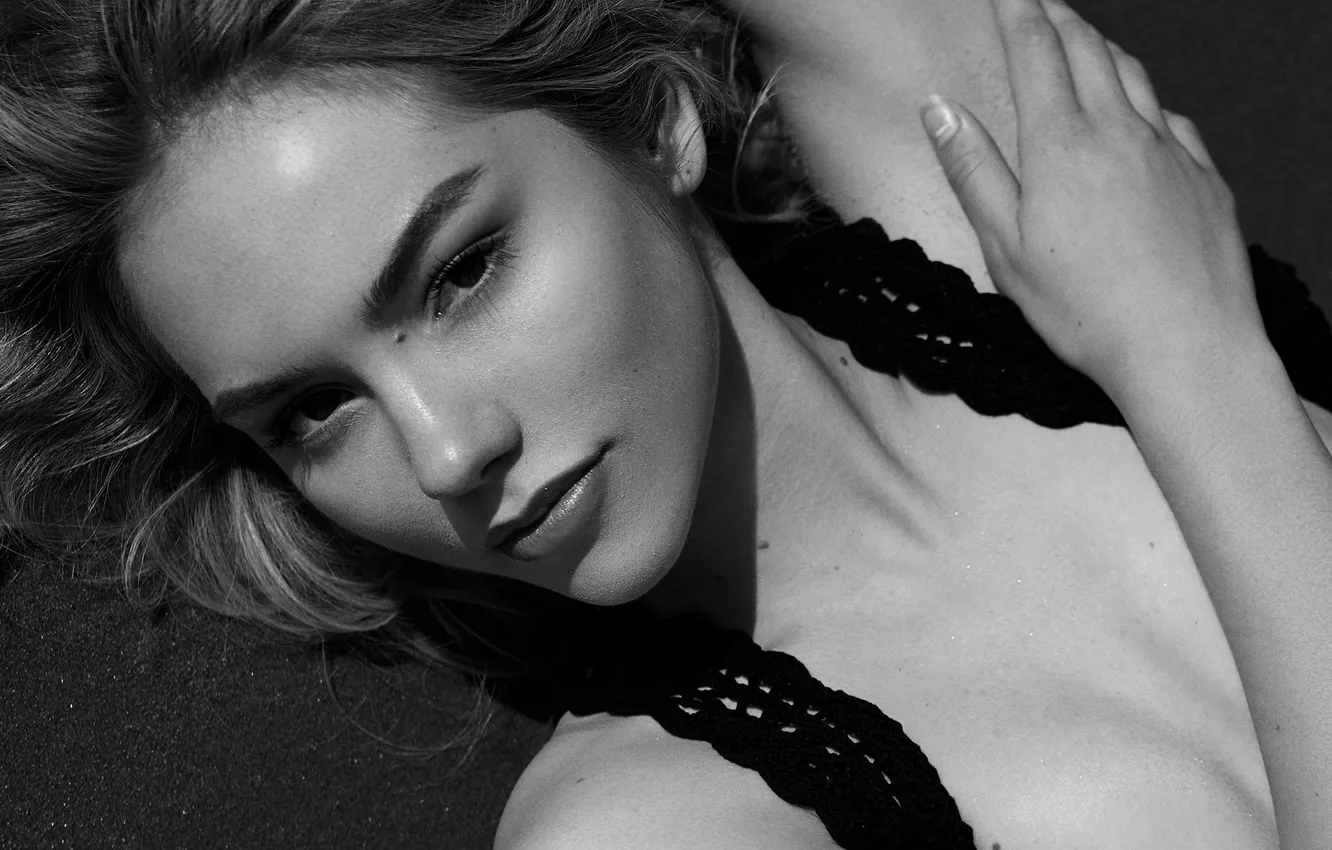 Photo wallpaper black & white, girl, eyes, smile, beautiful, model, lips, face