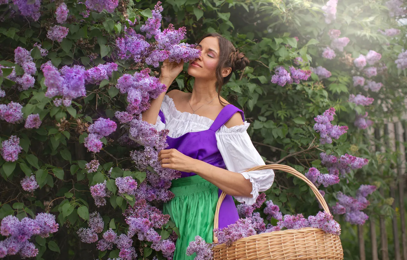 Photo wallpaper girl, pose, mood, basket, lilac, closed eyes, Olga Tatarinova, photographer Tatiana Shepeleva