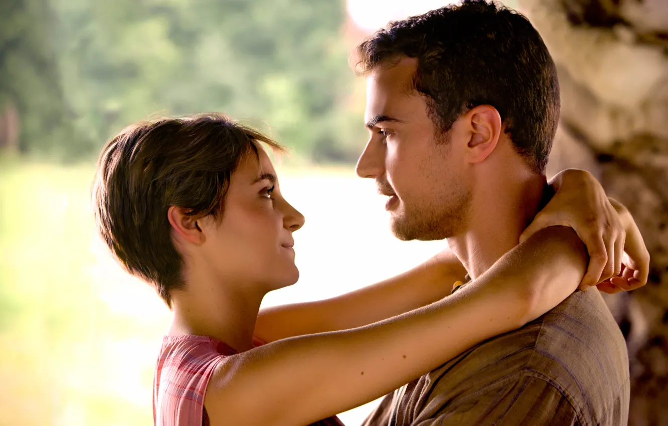 Photo wallpaper Theo James, Shailene Woodley, Divergent, Insurgent, Chapter 2:Insurgent