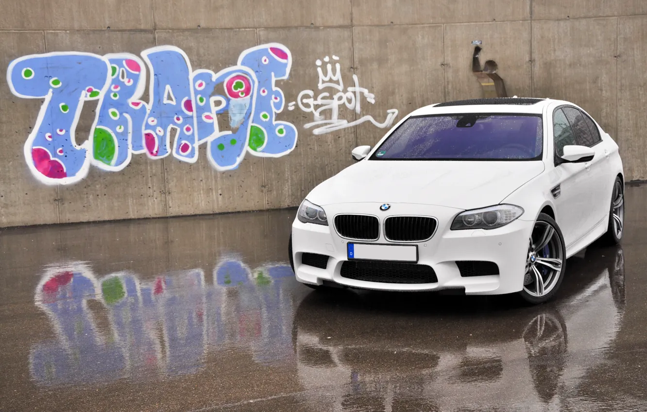 Photo wallpaper machine, auto, graffiti, BMW, white, F10