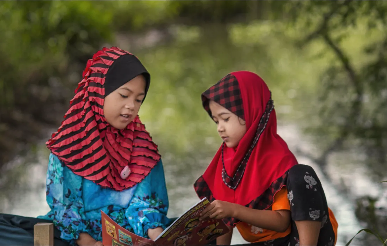Photo wallpaper information, two, girl, book, girls, two, Malaysia, mood
