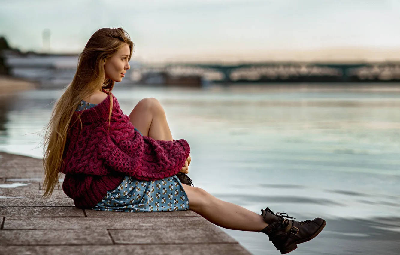 Photo wallpaper look, water, girl, pose, sitting, sweater, bokeh, Alexander Kurennoy
