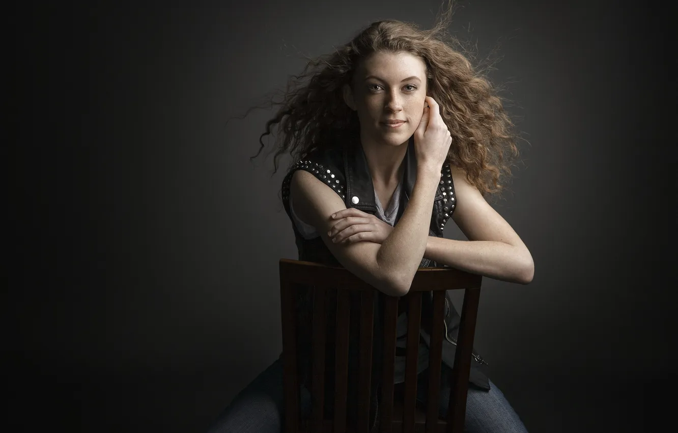 Photo wallpaper portrait, chair, freckles