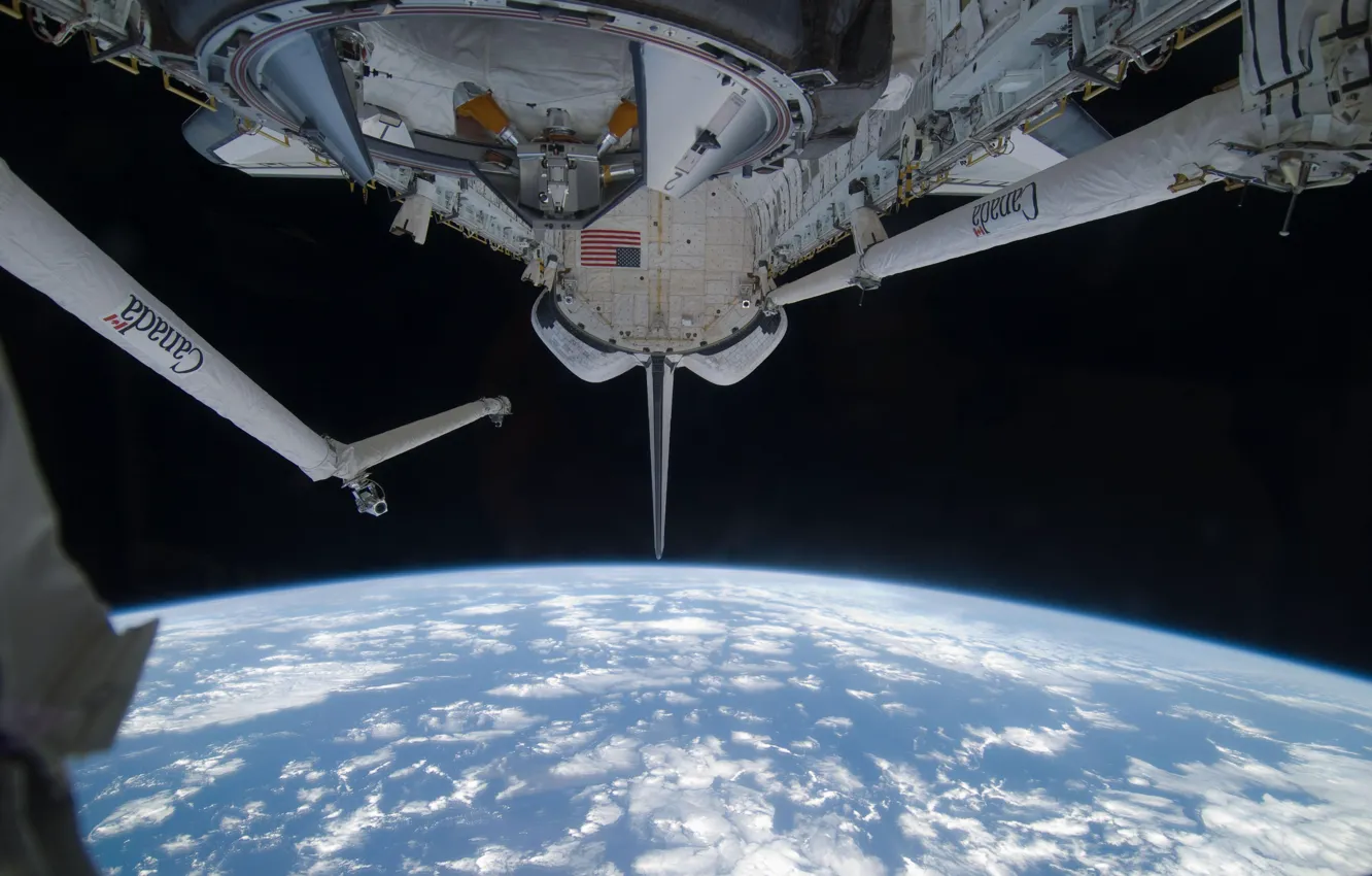 Photo wallpaper space, earth, Shuttle, manipulator