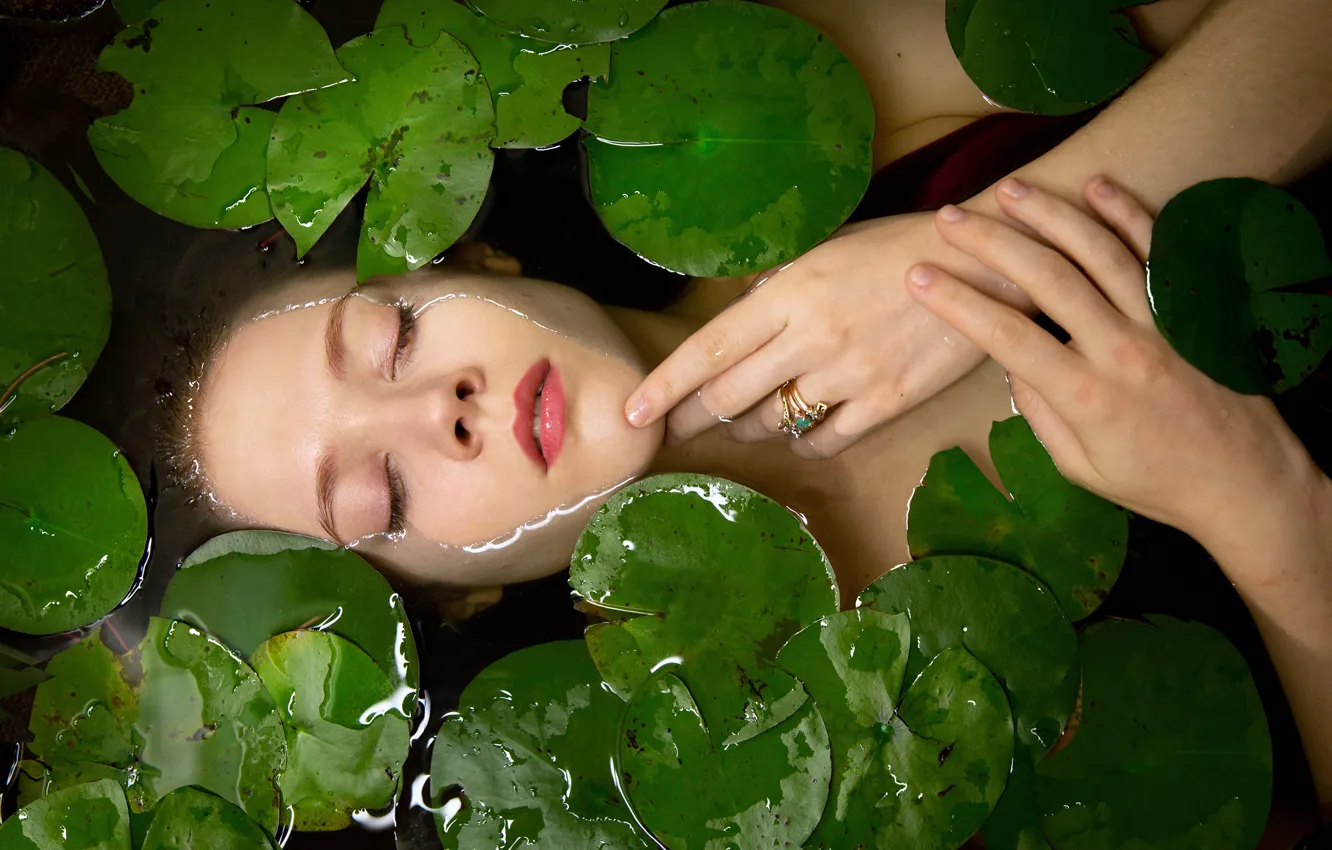 Photo wallpaper leaves, water, girl, face, mood, the situation, hands, ring