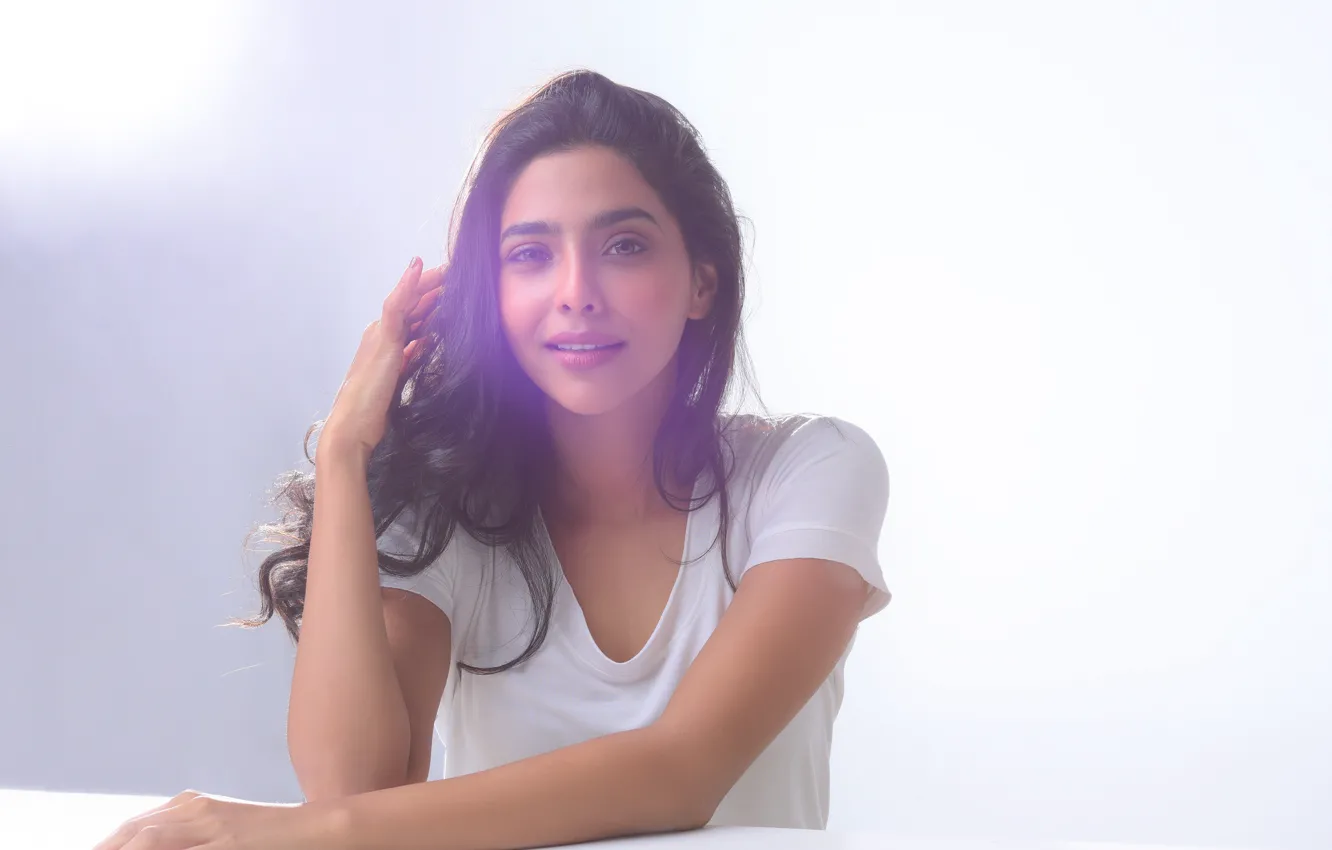 Photo wallpaper girl, smile, beautiful, model, brunette, indian, actress, celebrity