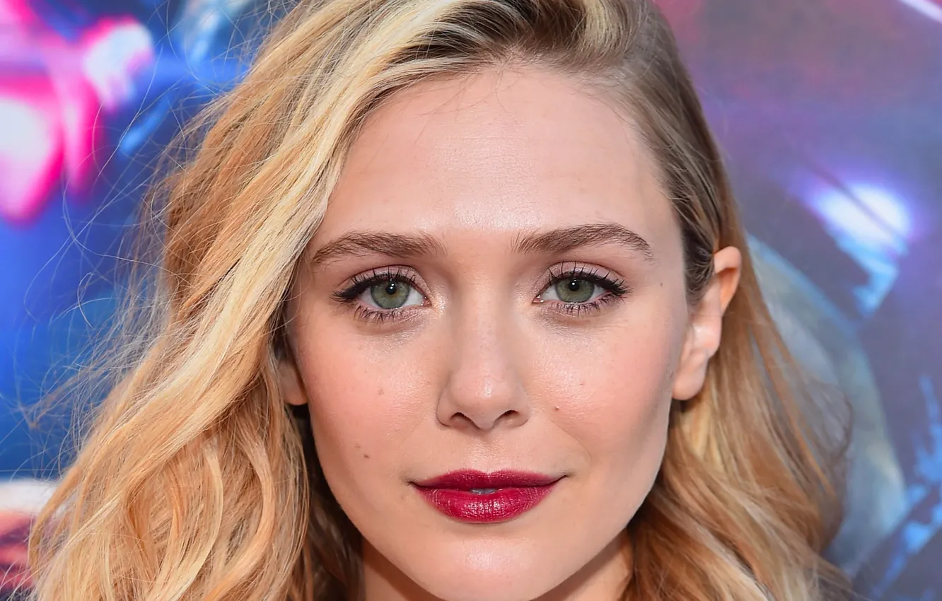 Photo wallpaper look, pose, smile, portrait, actress, hair, Elizabeth Olsen, Elizabeth Olsen