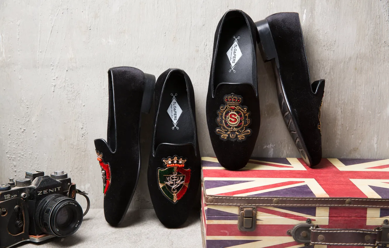 Photo wallpaper the camera, shoes, suitcase, loafers